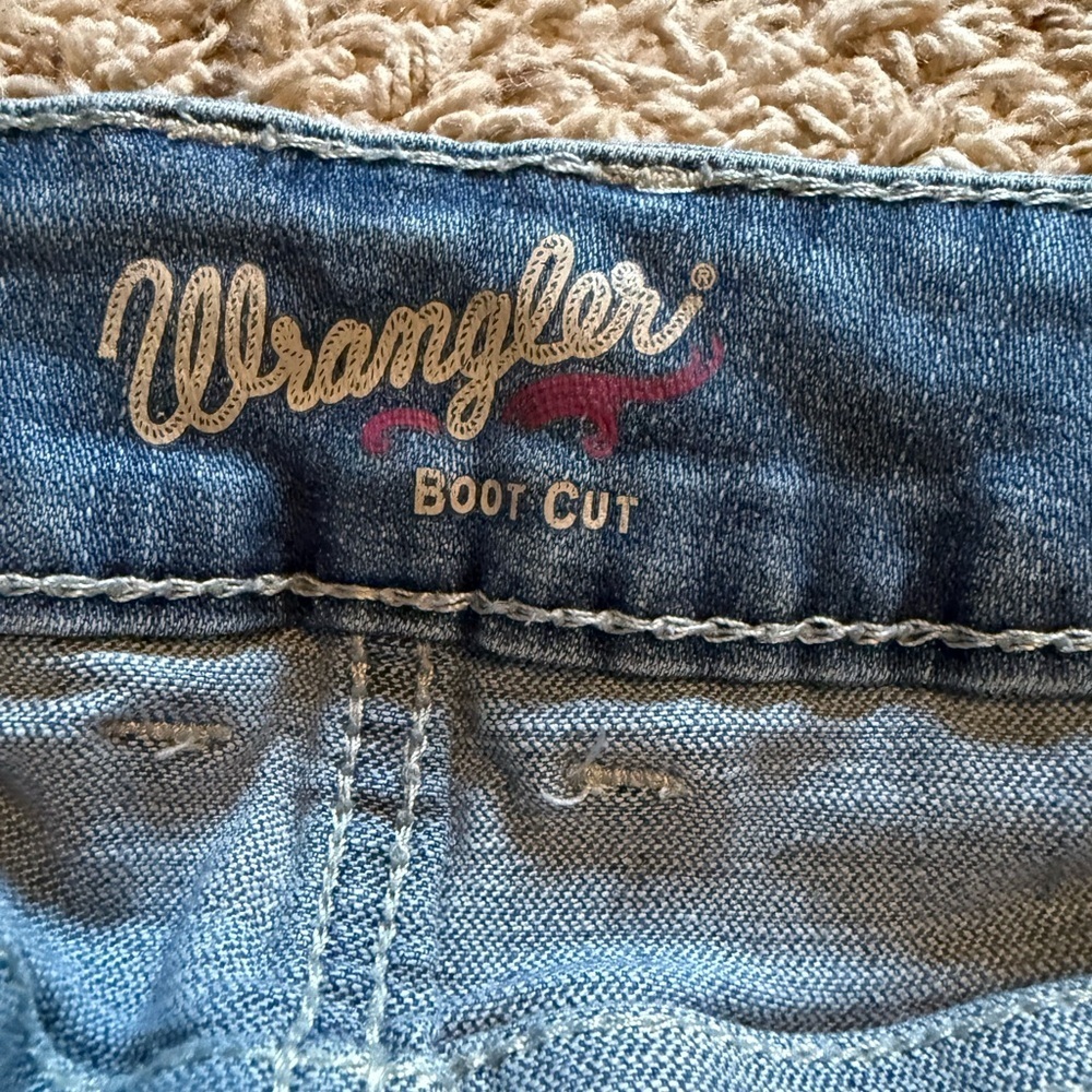 Wrangler Women's Flare Jeans in Faded Blue - Picture 6 of 7